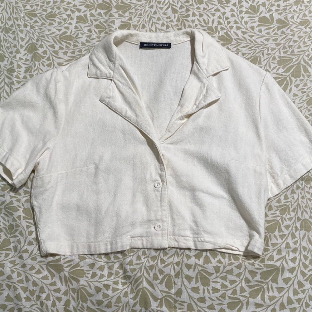 BRANDY MELVILLE WHITE CROPPED BUTTON UP